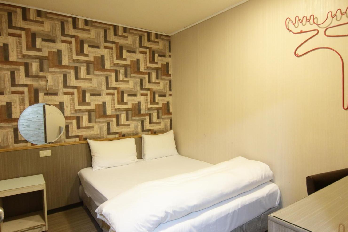 Baoshan Hotel Чжунли Екстериор снимка